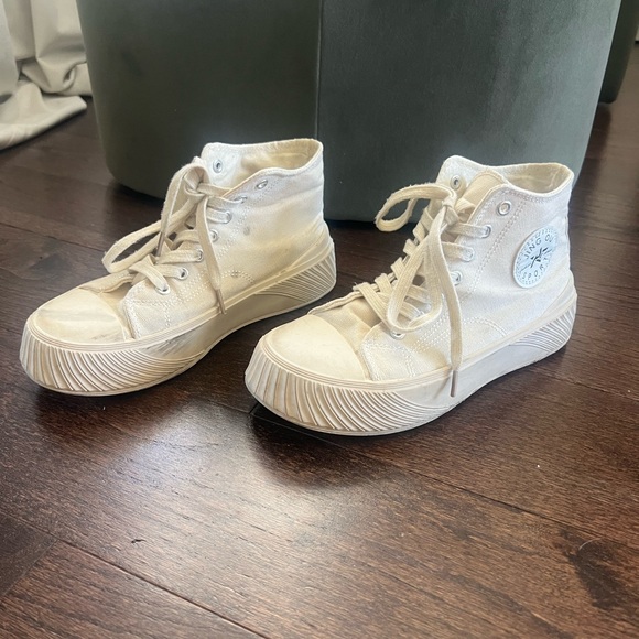Cream platform sneakers - Picture 1 of 6